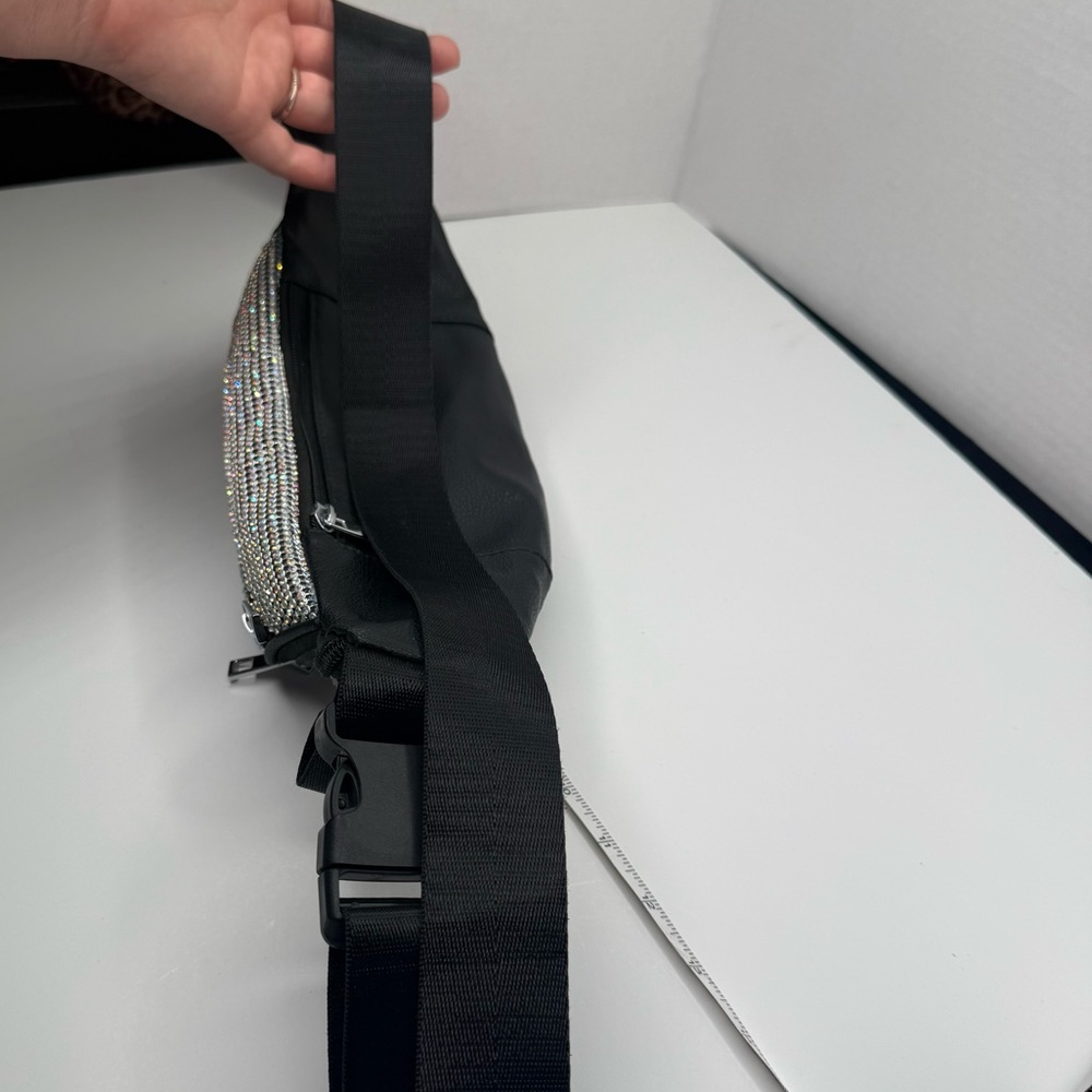 Leather and indestructible woven rhinestone festival fanny pack with hidden zip - Picture 12 of 12